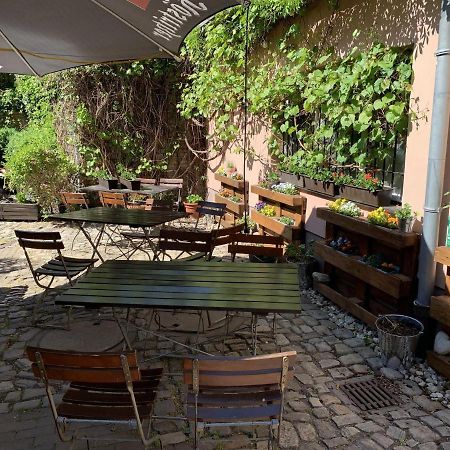 Altes Brauhaus Hotel Weissenfels Bagian luar foto