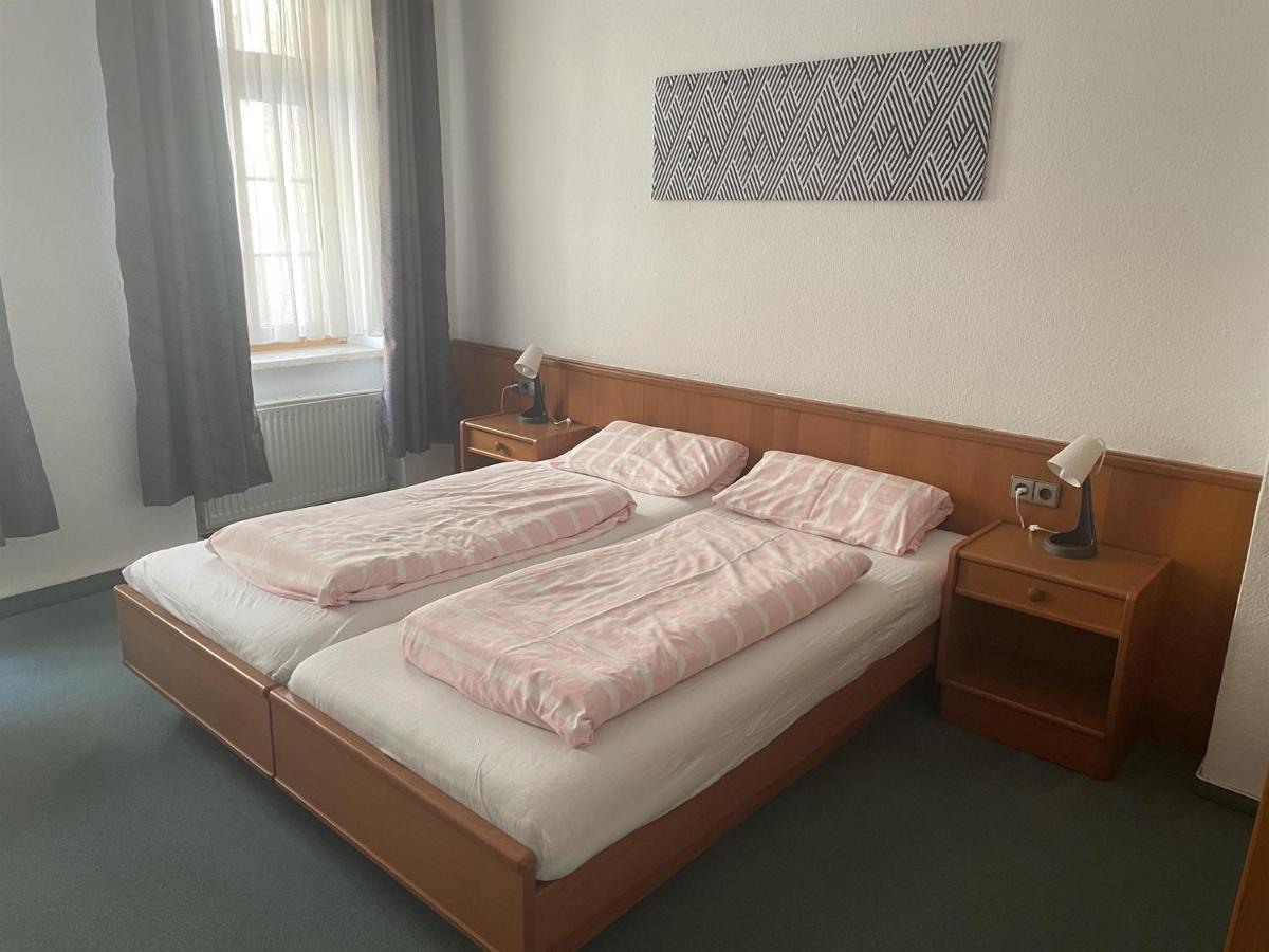 Altes Brauhaus Hotel Weissenfels Bagian luar foto