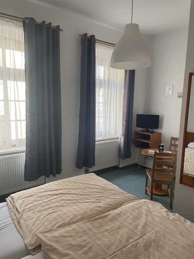 Altes Brauhaus Hotel Weissenfels Bagian luar foto